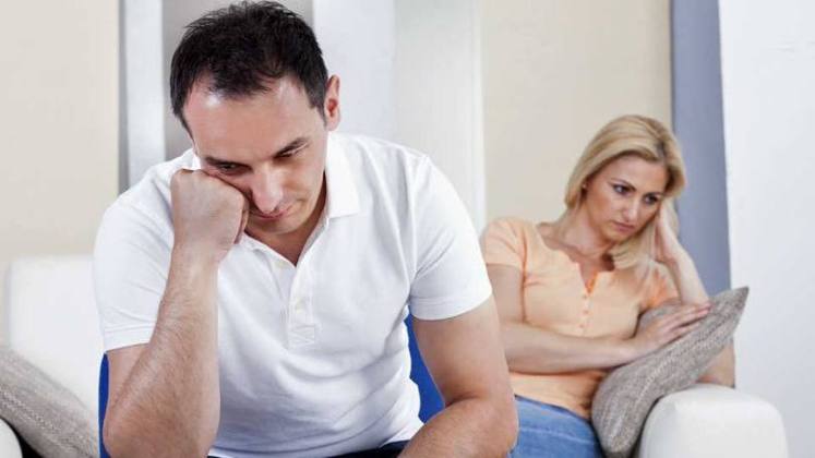 size_810_16_9_casal-preocupado